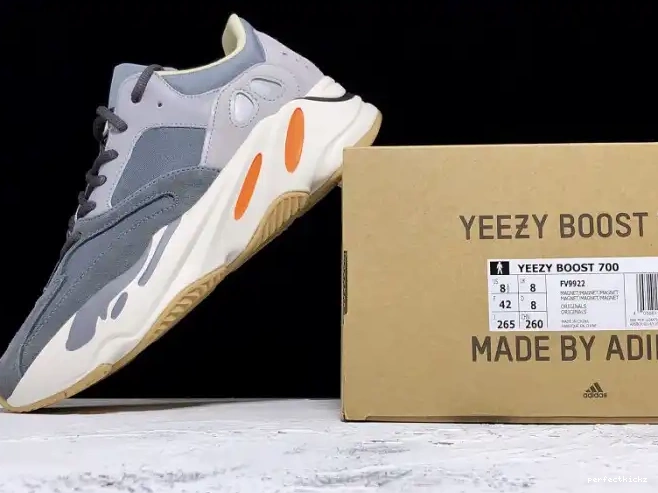 'Magnet' Boost Yeezy 700 FV9922 Adidas v2 0503